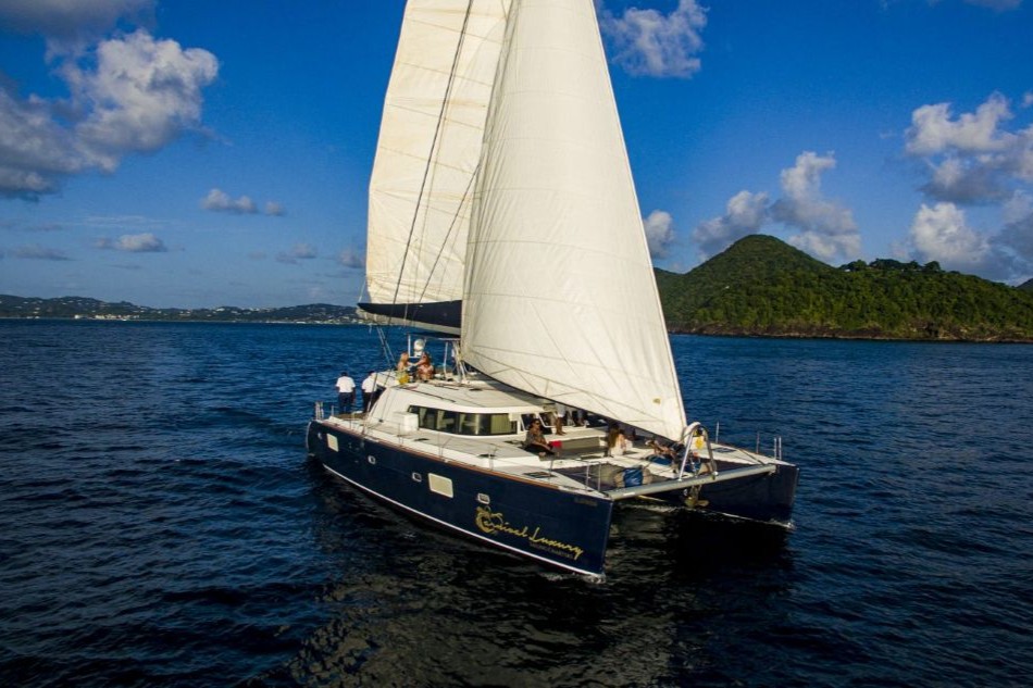Luxury Private: Catamaran Tour in Saint Lucia with Open Bar, Lunch and Transportation