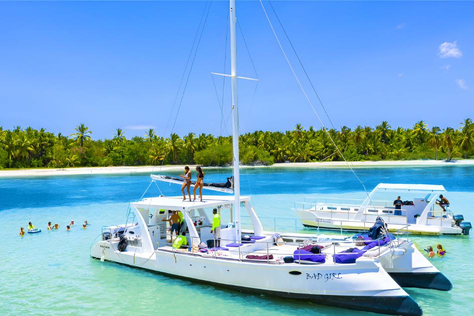 Private Catamaran for 15 Pax in Punta Cana with Snacks and Transportation