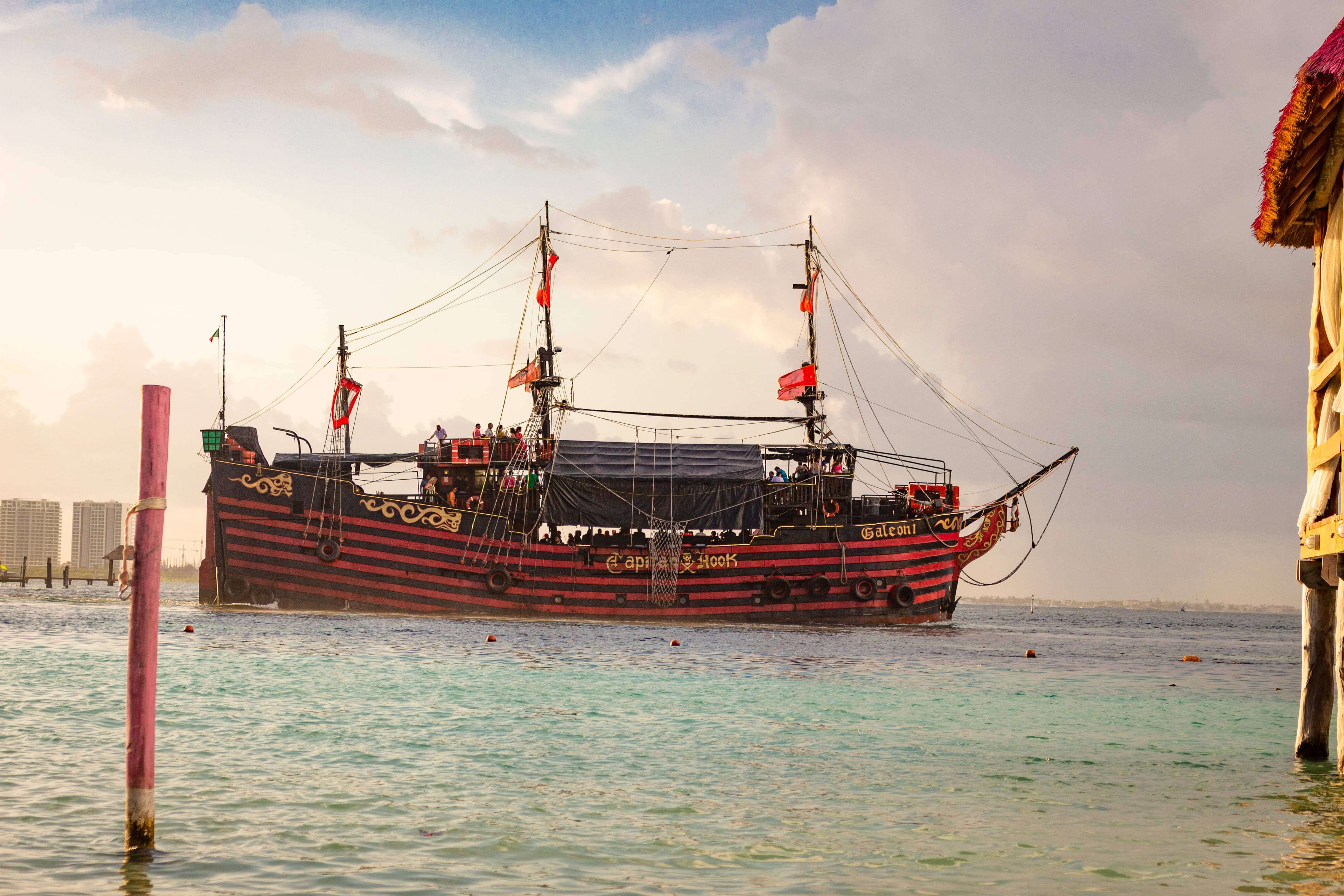 The Black Pearl Pirate Ship - Blog - Pirate Show Cancun